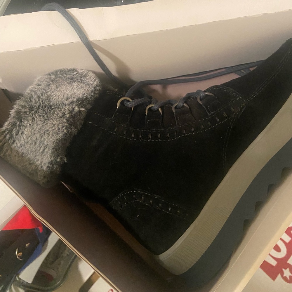 Brand new snow boots, never been worn